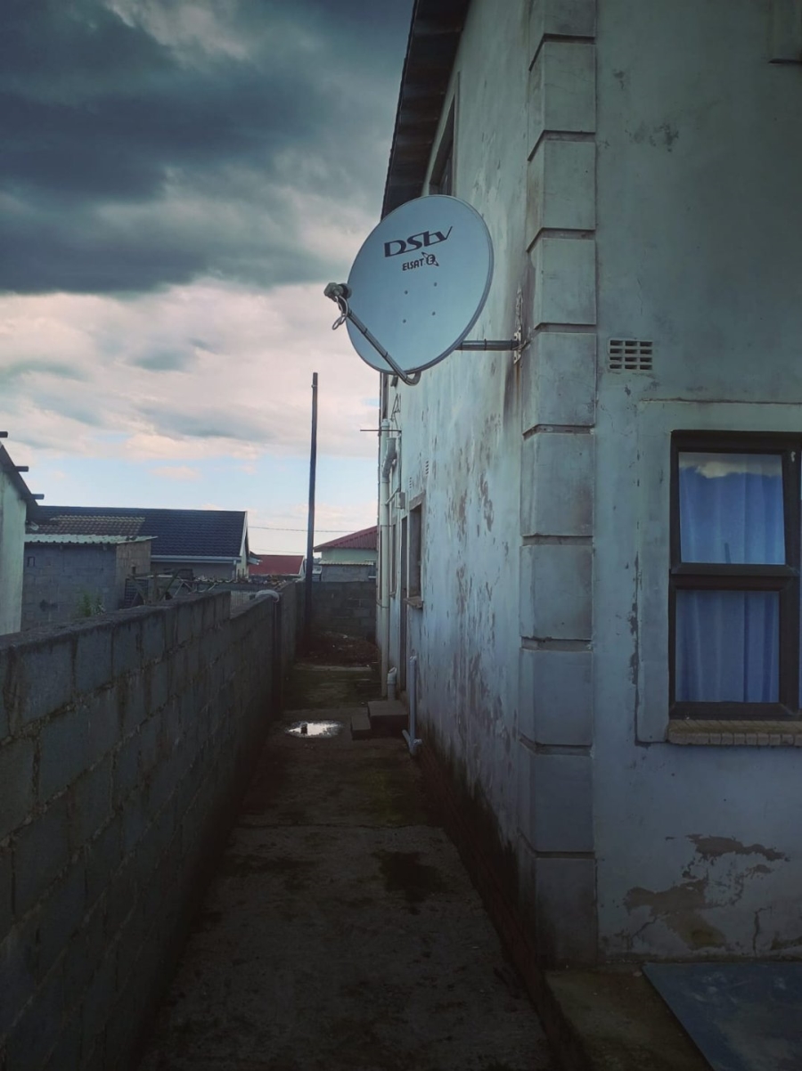 5 Bedroom Property for Sale in Scenery Park Eastern Cape